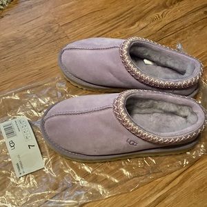 Ugg Tasman slipper. Light purple. Brand new